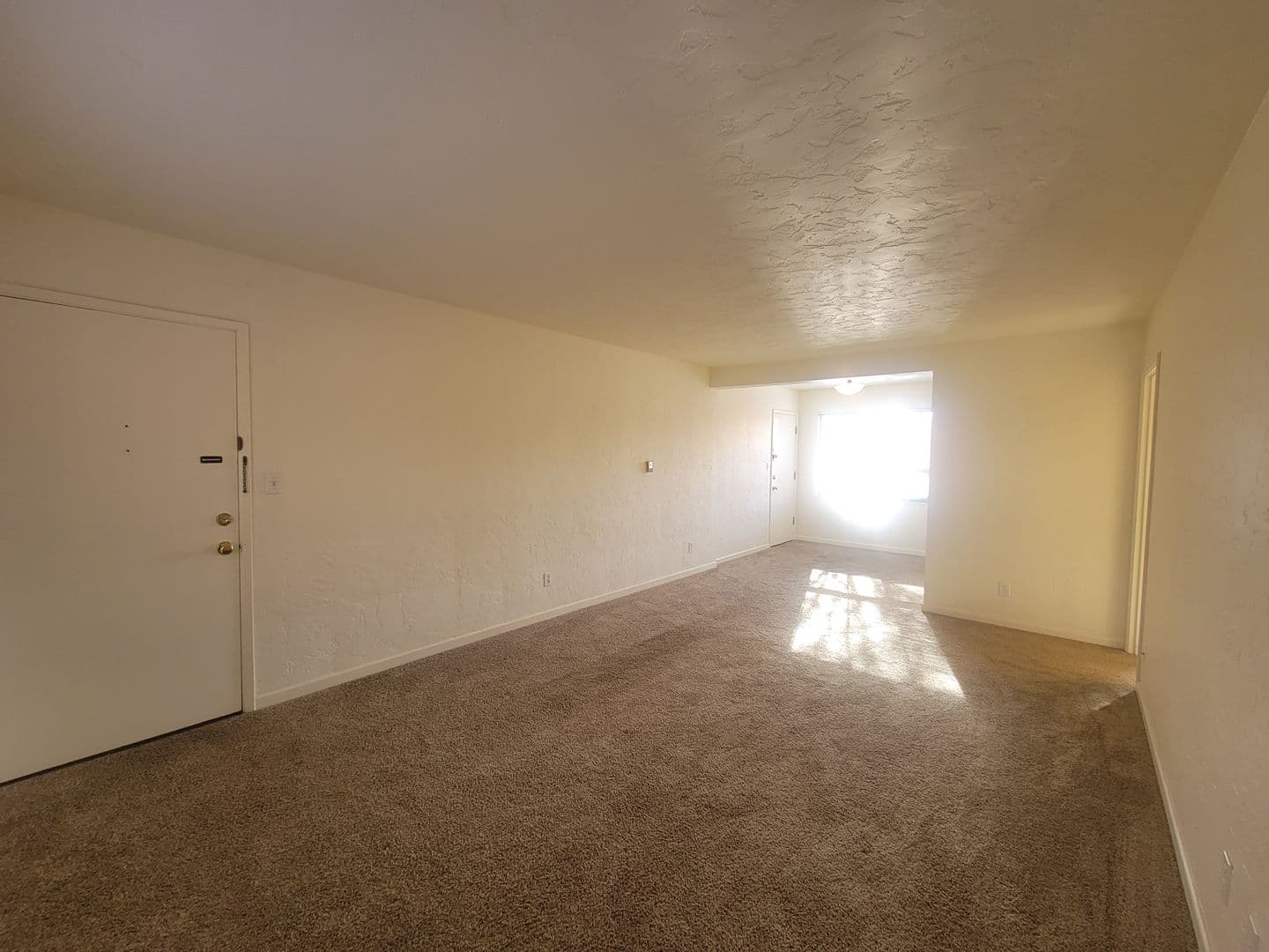 Portland Apartment: 815 SE 42nd Ave