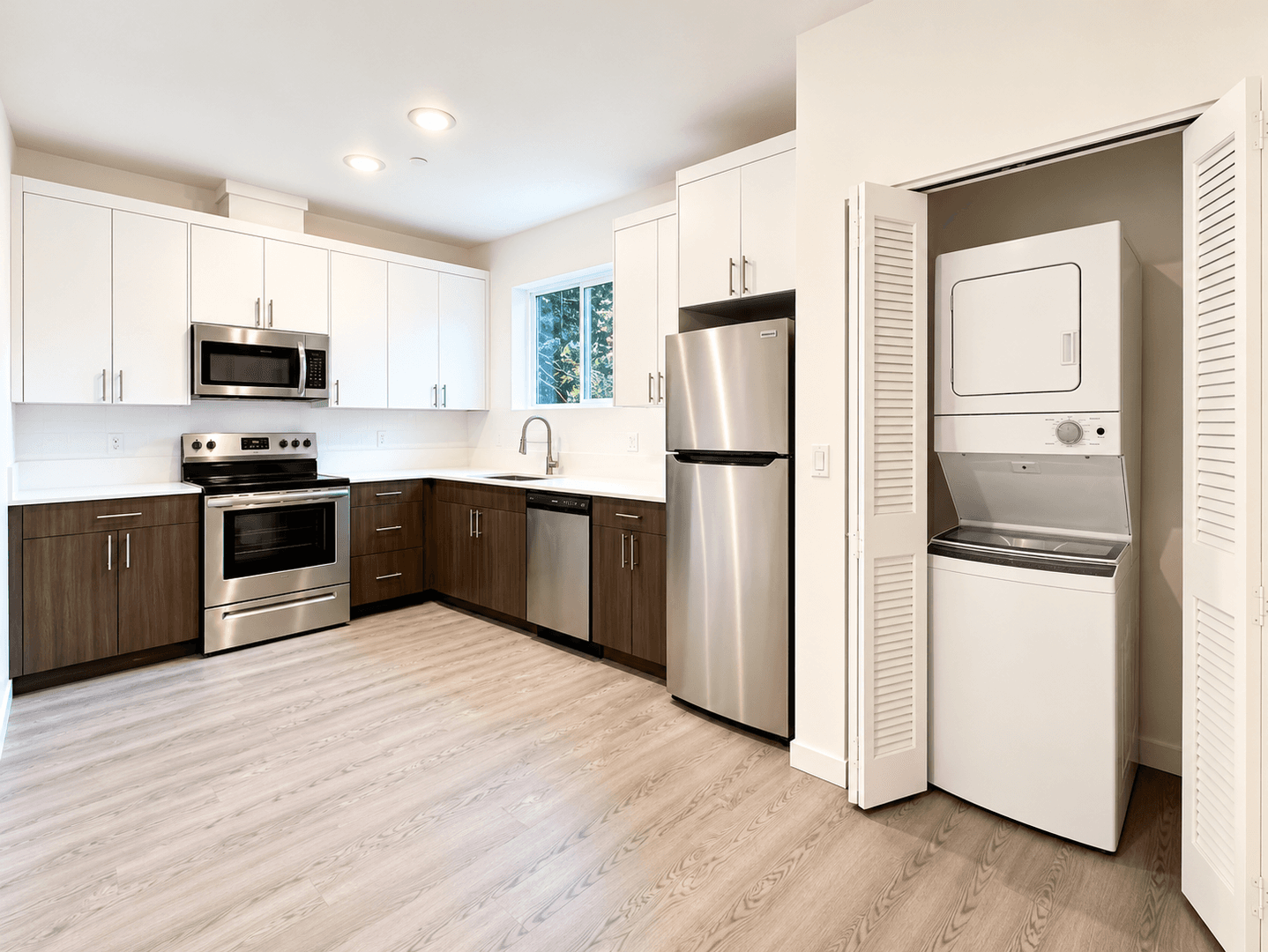 Portland Apartment: 232 NE 61st Ave.
