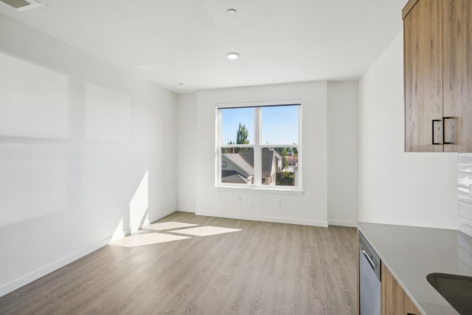 Portland Apartment: 2465 NE Alberta St.