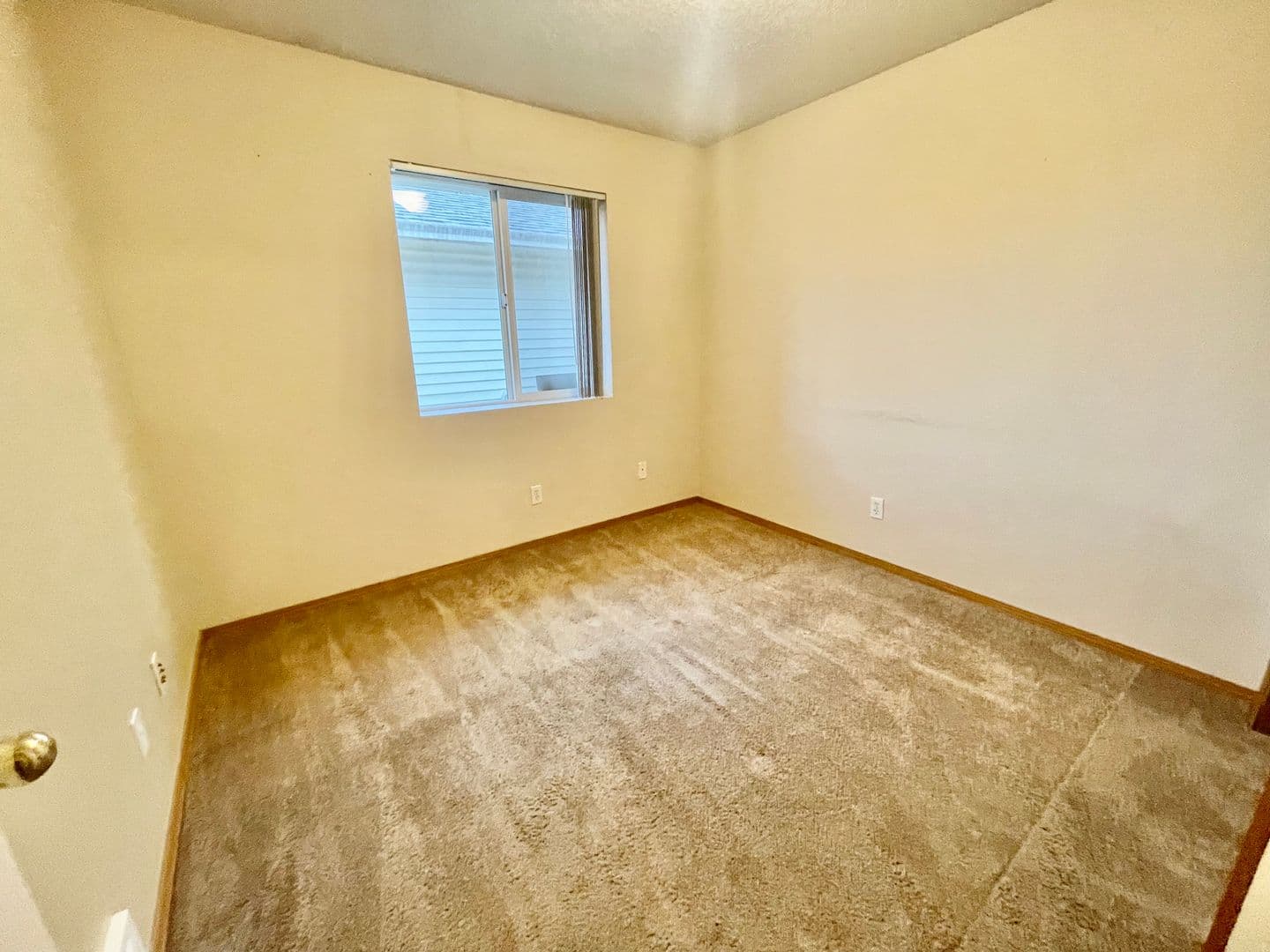 Portland Apartment: 3410-3414 SE 143rd Ave