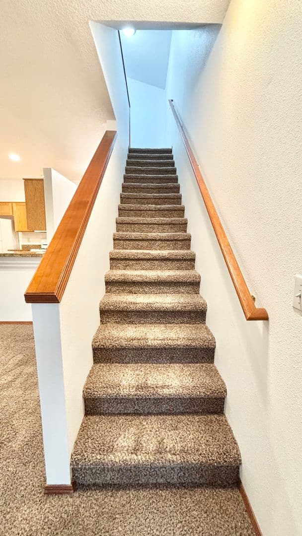 Portland Apartment: 512-528 S. Nebraska St.