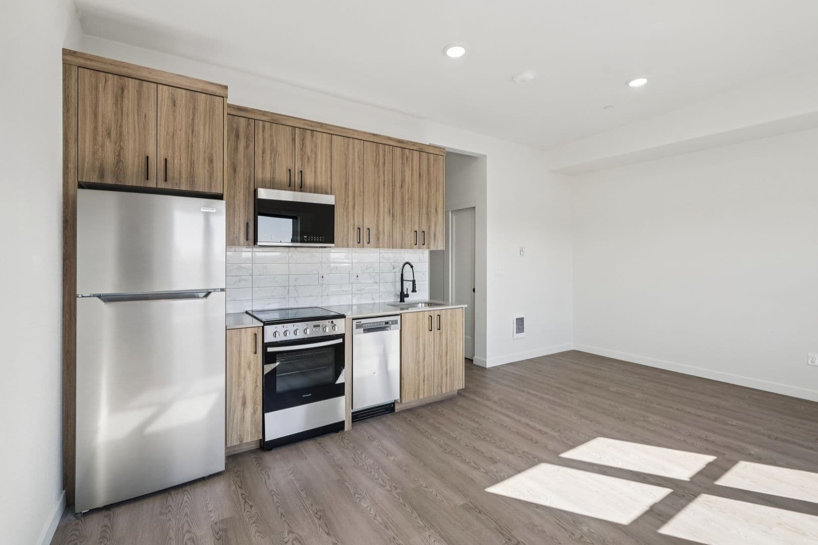 Portland Apartment: 2465 NE Alberta St.