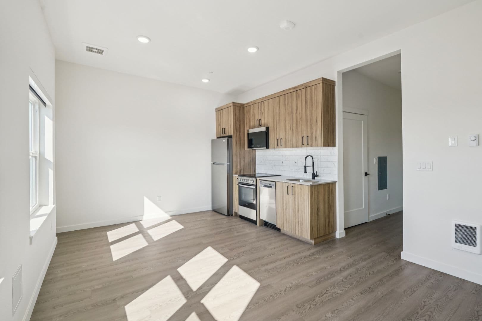 Portland Apartment: 2465 NE Alberta St.