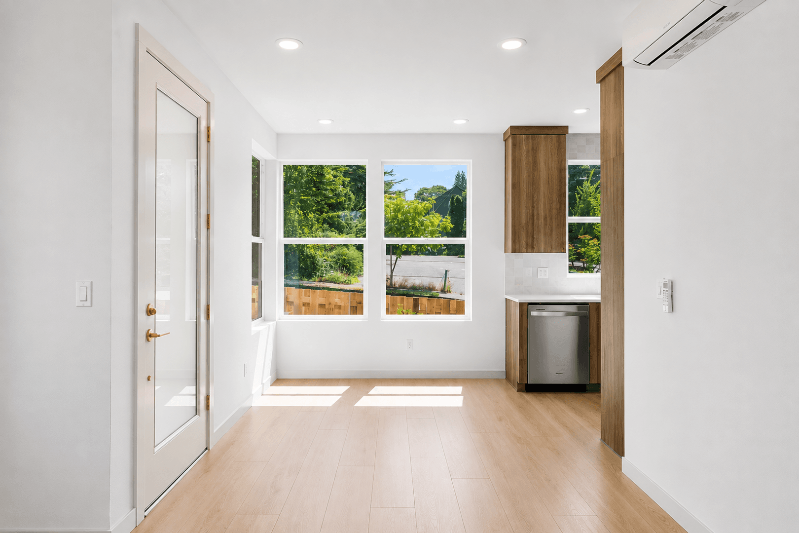 Portland Apartment: 5131-5135 SE Morrison St.