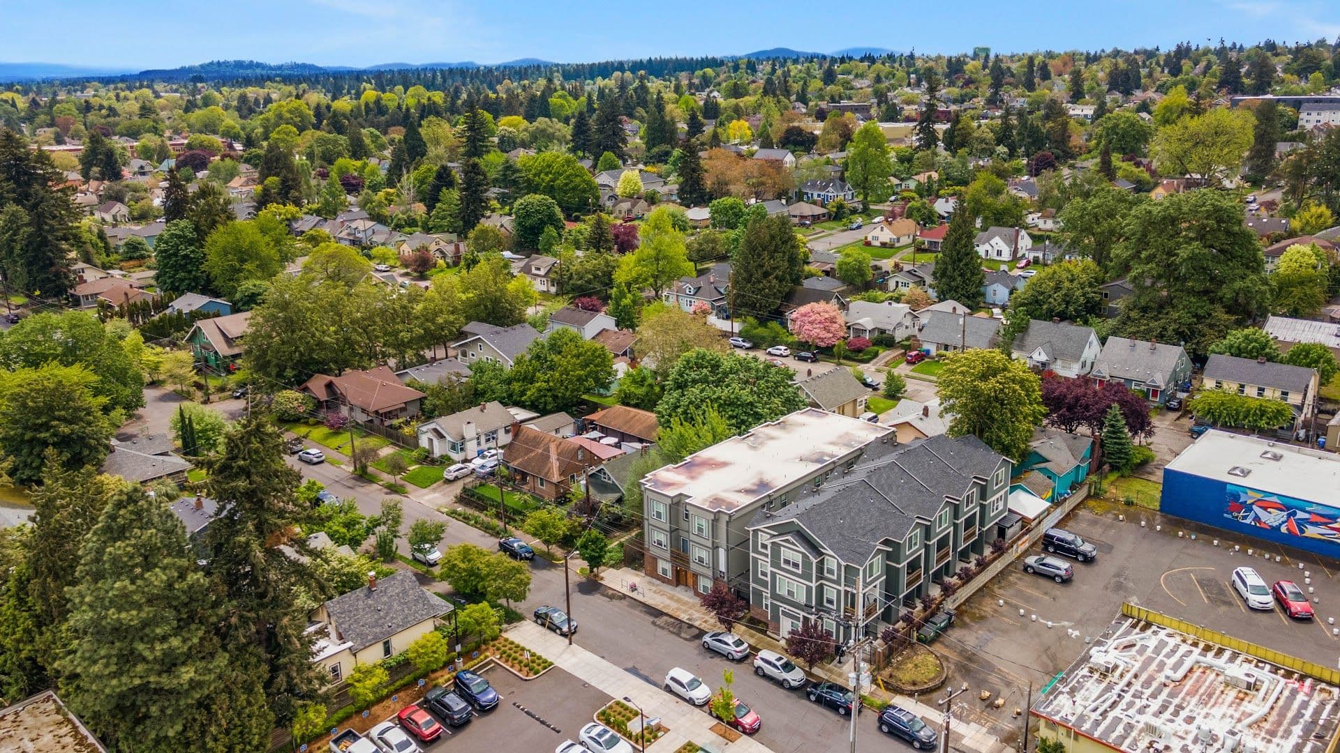 Portland Apartment: 424 NE Stafford St