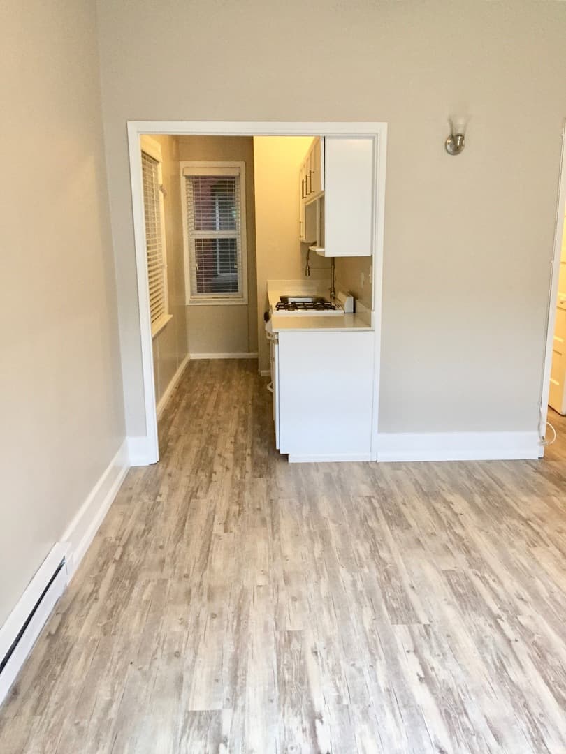 Portland Apartment: 1942 NW Pettygrove St.