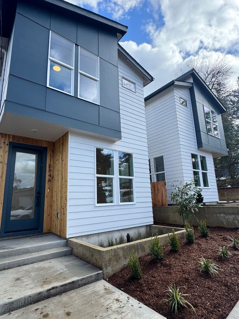 Portland Apartment: 11580 SW 47th Ave.