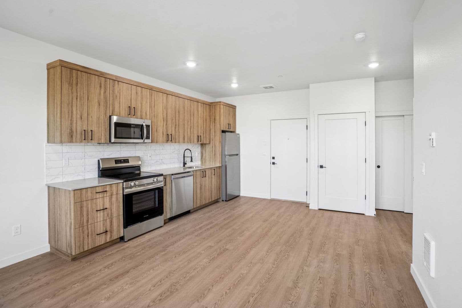 Portland Apartment: 2465 NE Alberta St.