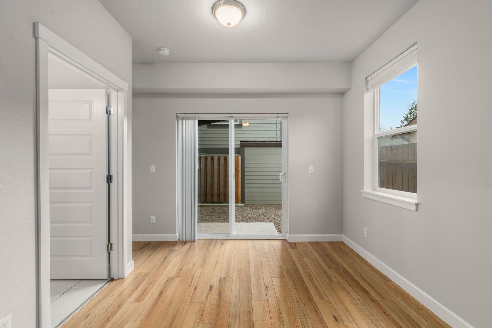 Portland Apartment: 424 NE Stafford St
