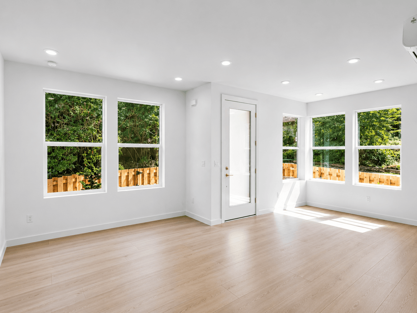 Portland Apartment: 5131-5135 SE Morrison St.