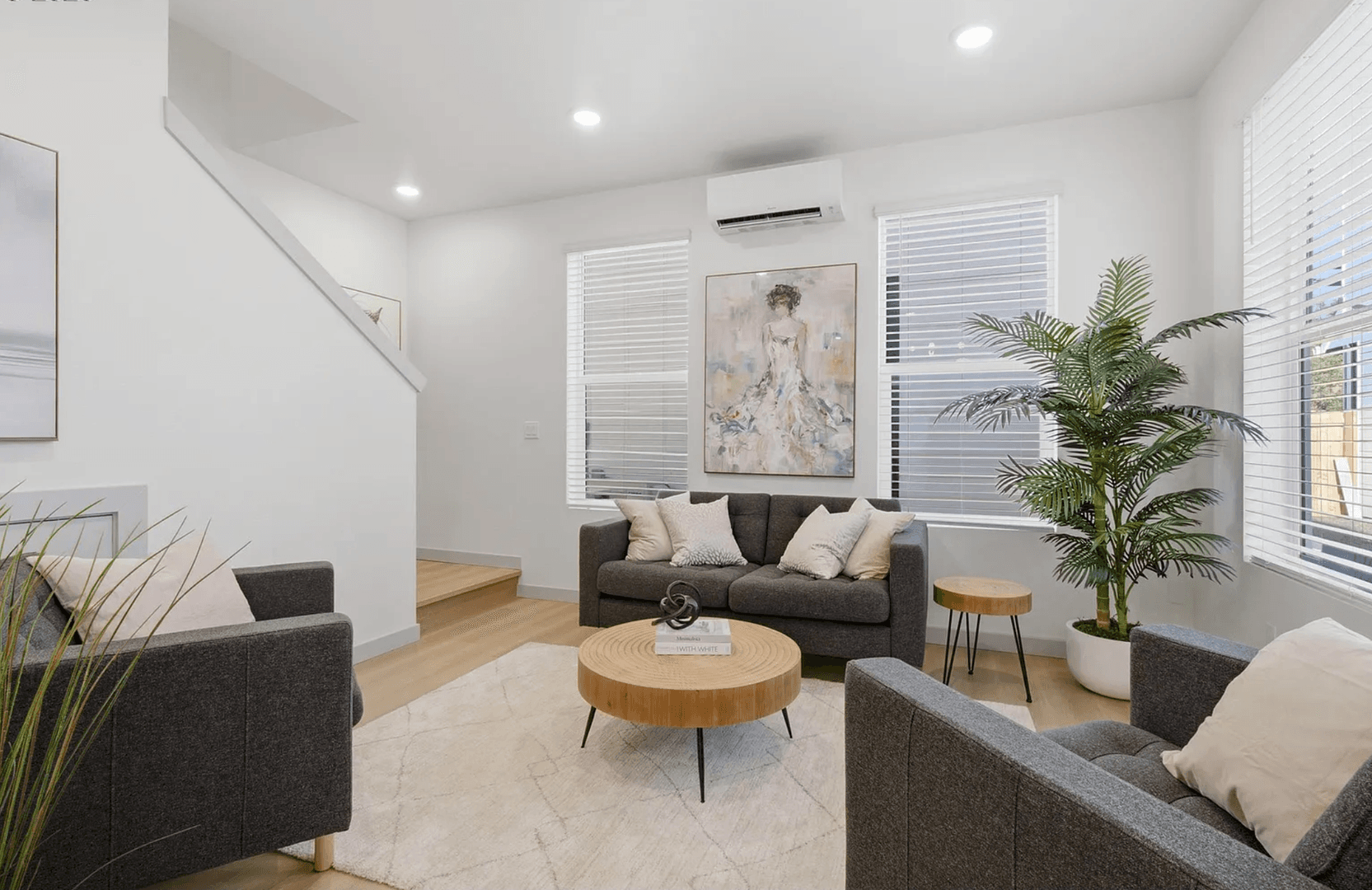 Portland Apartment: 7057 SE 60th Ave.