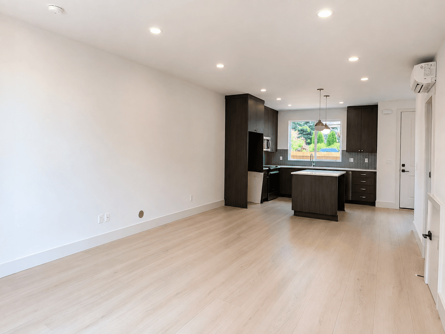 Portland Apartment: 7819-7825 SE Tolman St.