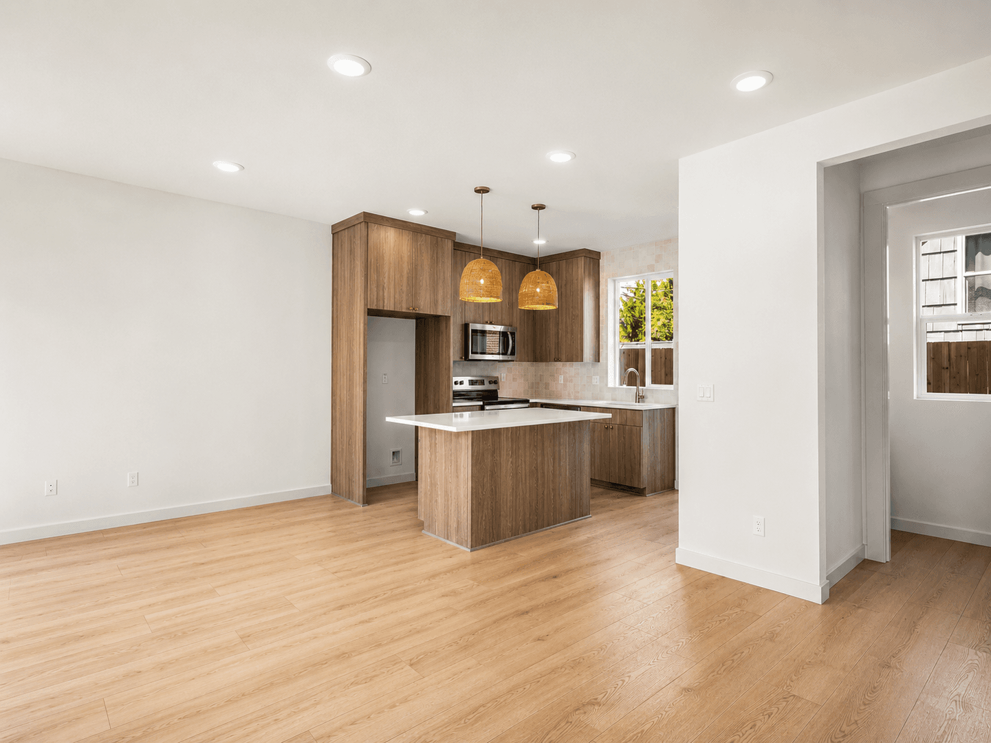 Portland Apartment: 5131-5135 SE Morrison St.
