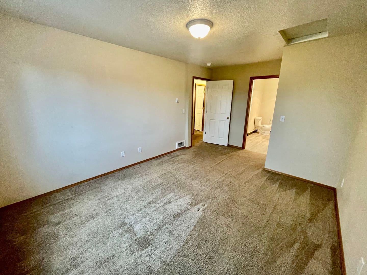 Portland Apartment: 3410-3414 SE 143rd Ave