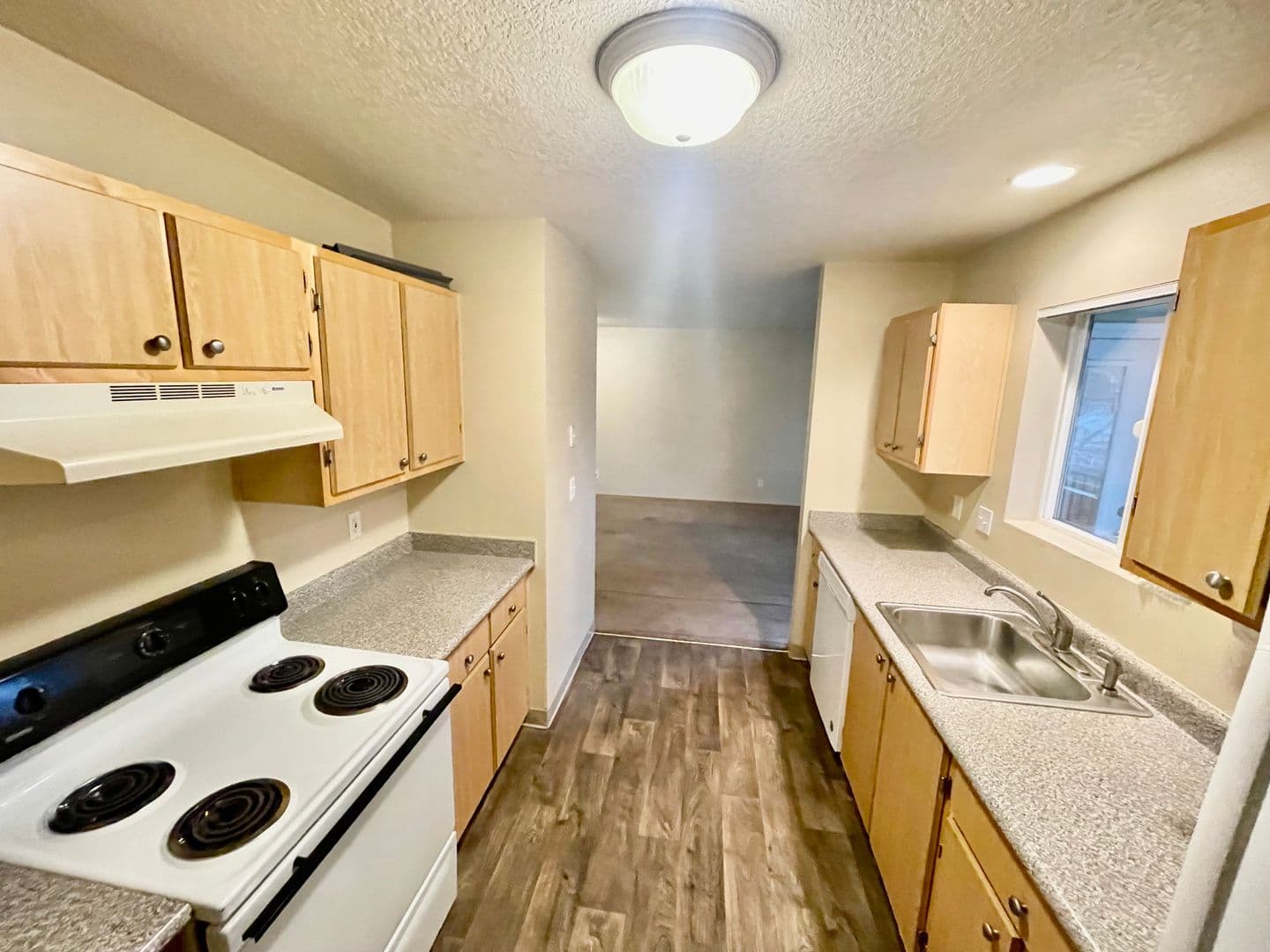 Portland Apartment: 3410-3414 SE 143rd Ave