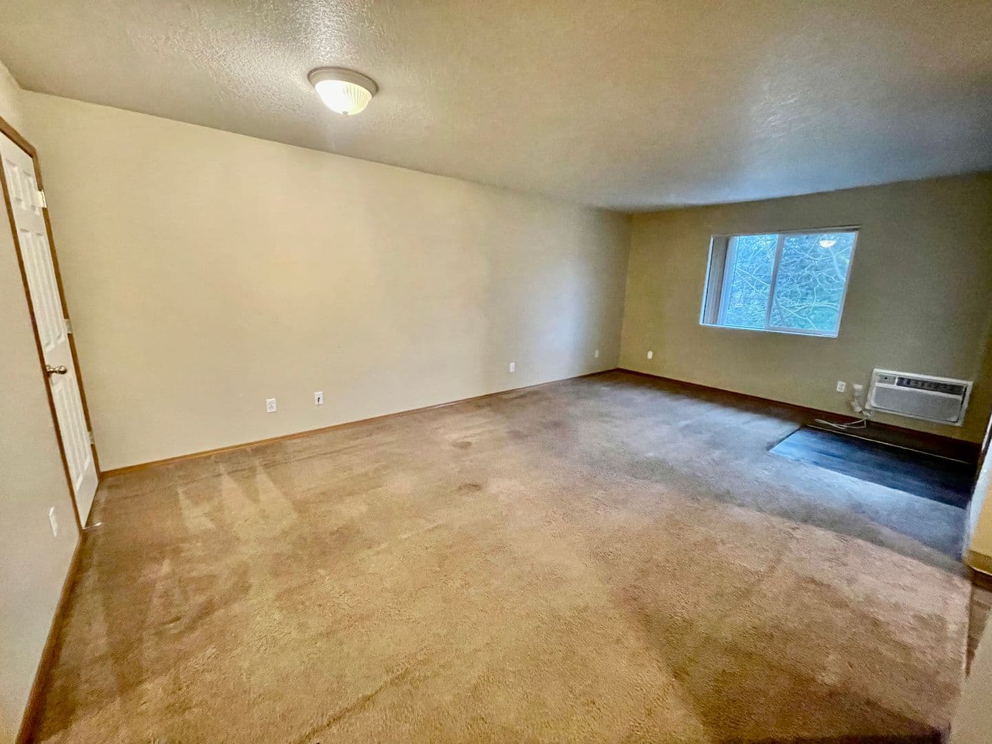 Portland Apartment: 3410-3414 SE 143rd Ave