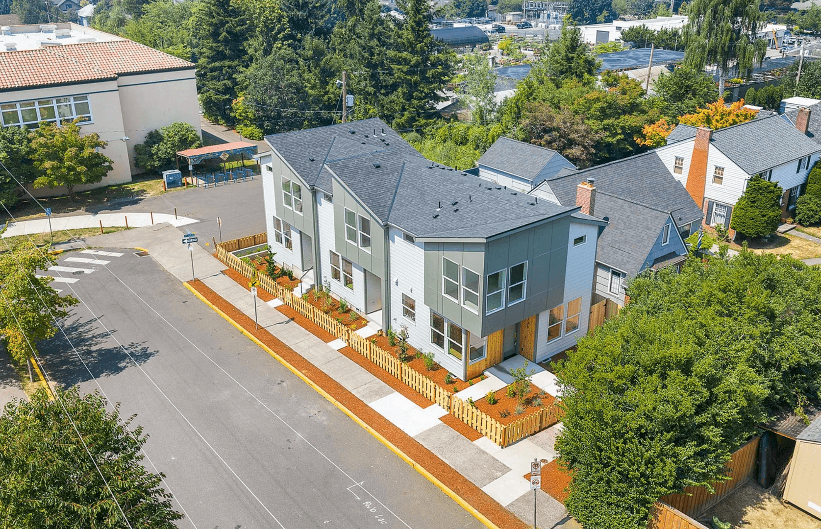 Portland Apartment: 5131-5135 SE Morrison St.