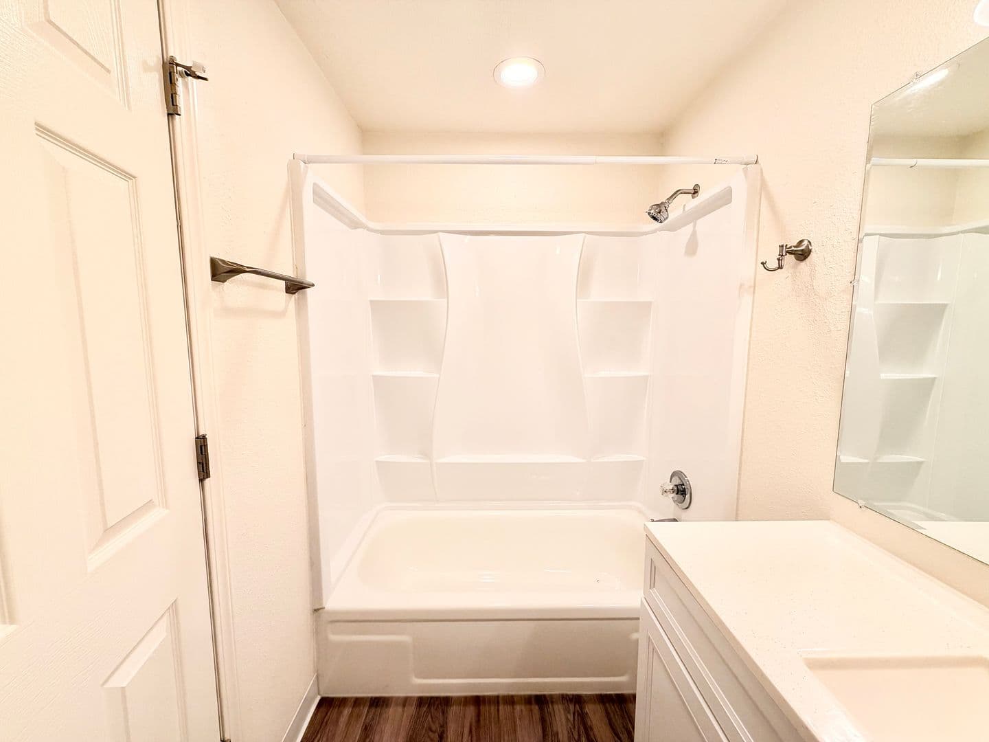 Lake Oswego Apartment: 6951-6957 Montauk Circle
