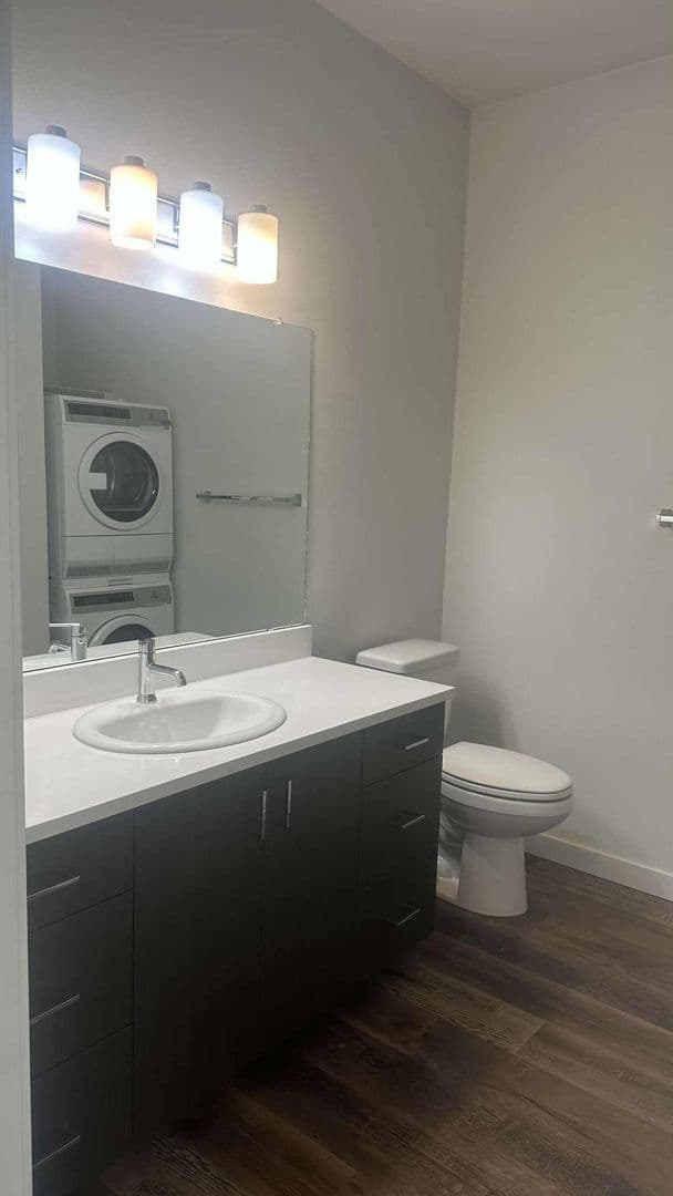 Portland Apartment: 7424 N. St. Louis Ave.