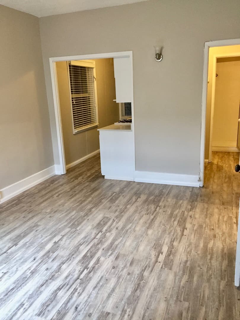 Portland Apartment: 1942 NW Pettygrove St.