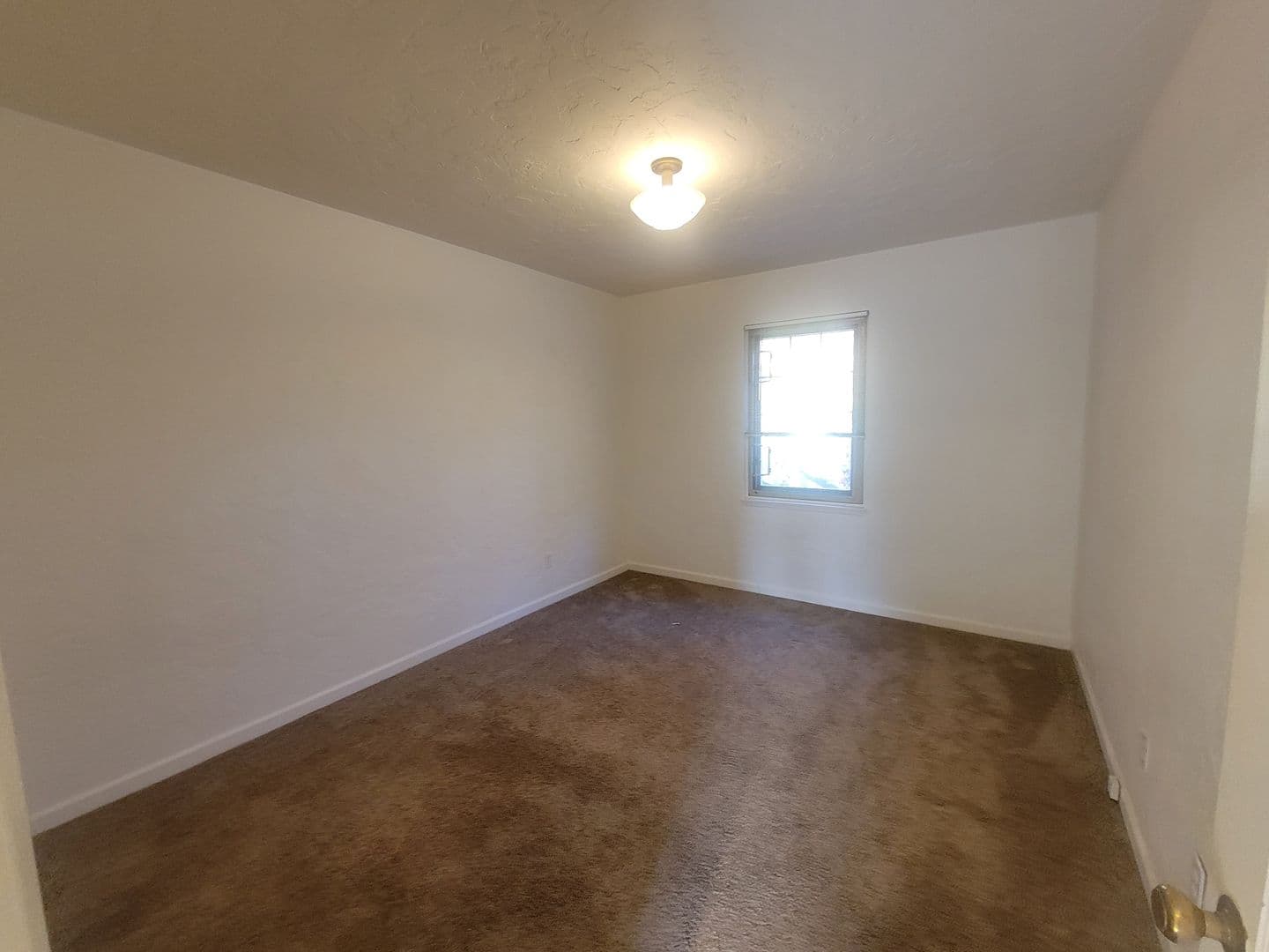 Portland Apartment: 815 SE 42nd Ave