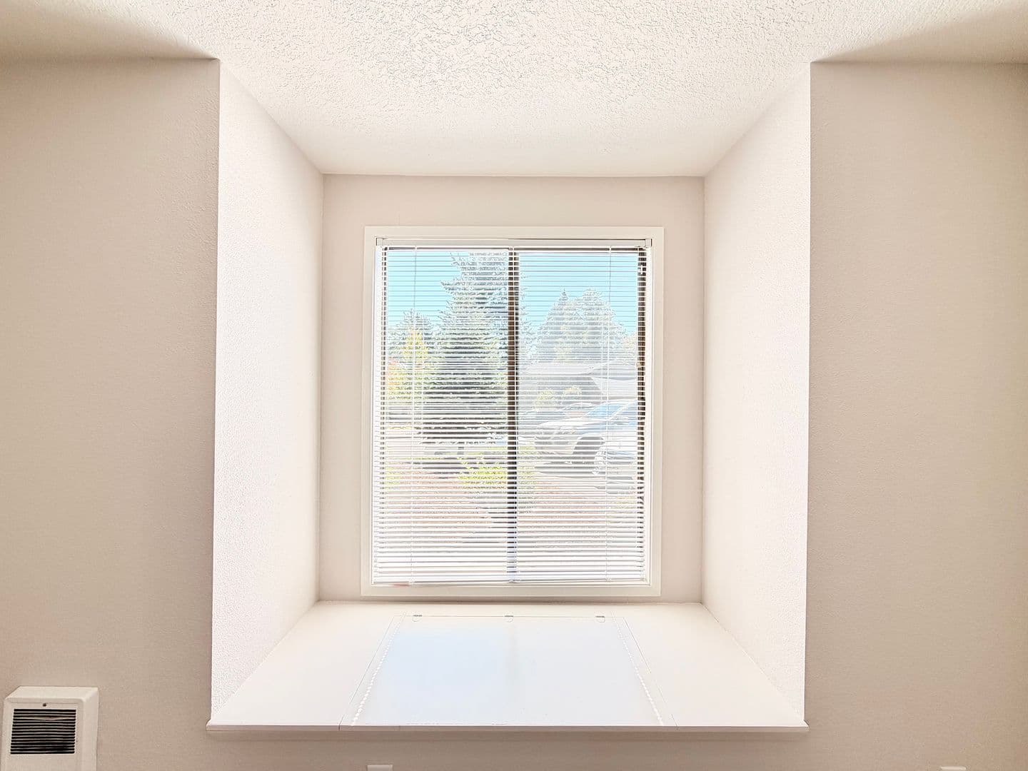 Lake Oswego Apartment: 6951-6957 Montauk Circle