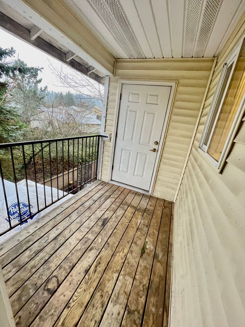 Portland Apartment: 3410-3414 SE 143rd Ave