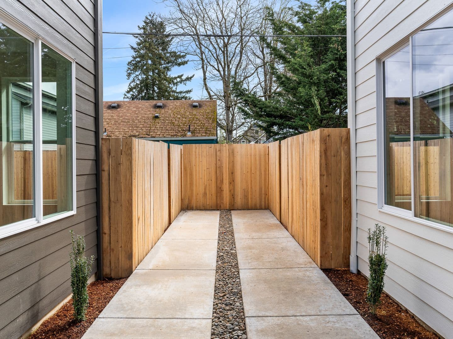 Portland Apartment: 4822 SE 62nd Ave.