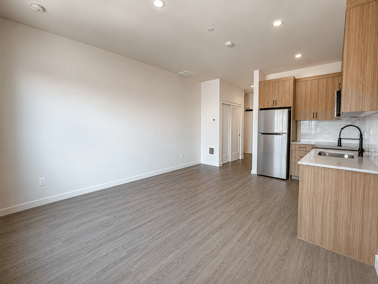 Portland Apartment: 2465 NE Alberta St.