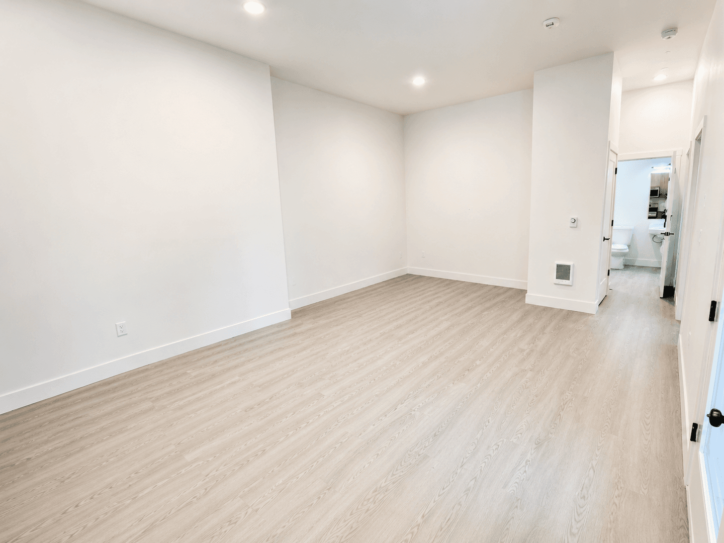 Portland Apartment: 2465 NE Alberta St.