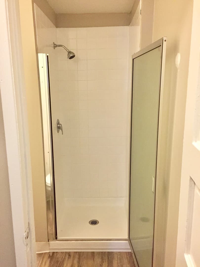 Portland Apartment: 1942 NW Pettygrove St.