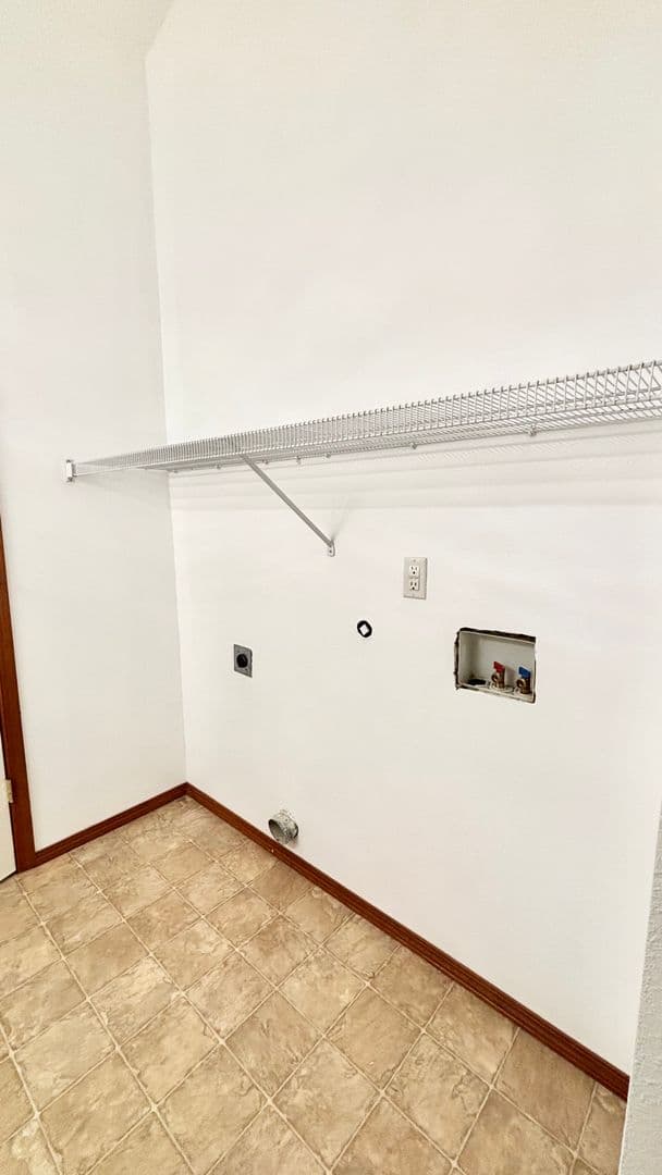 Portland Apartment: 512-528 S. Nebraska St.