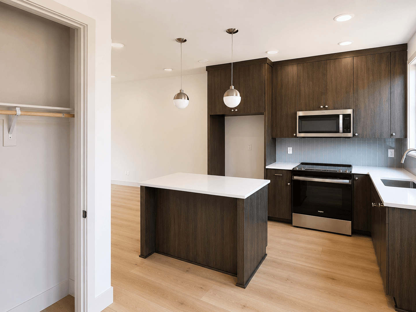 Portland Apartment: 7819-7825 SE Tolman St.