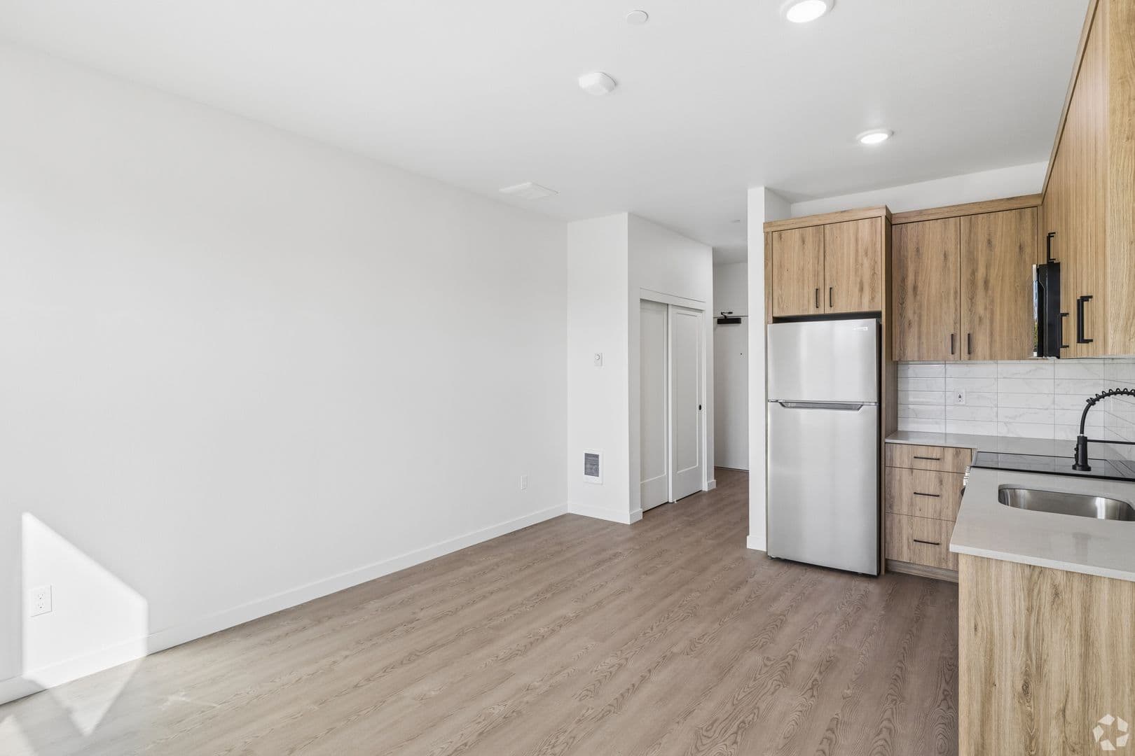 Portland Apartment: 2465 NE Alberta St.