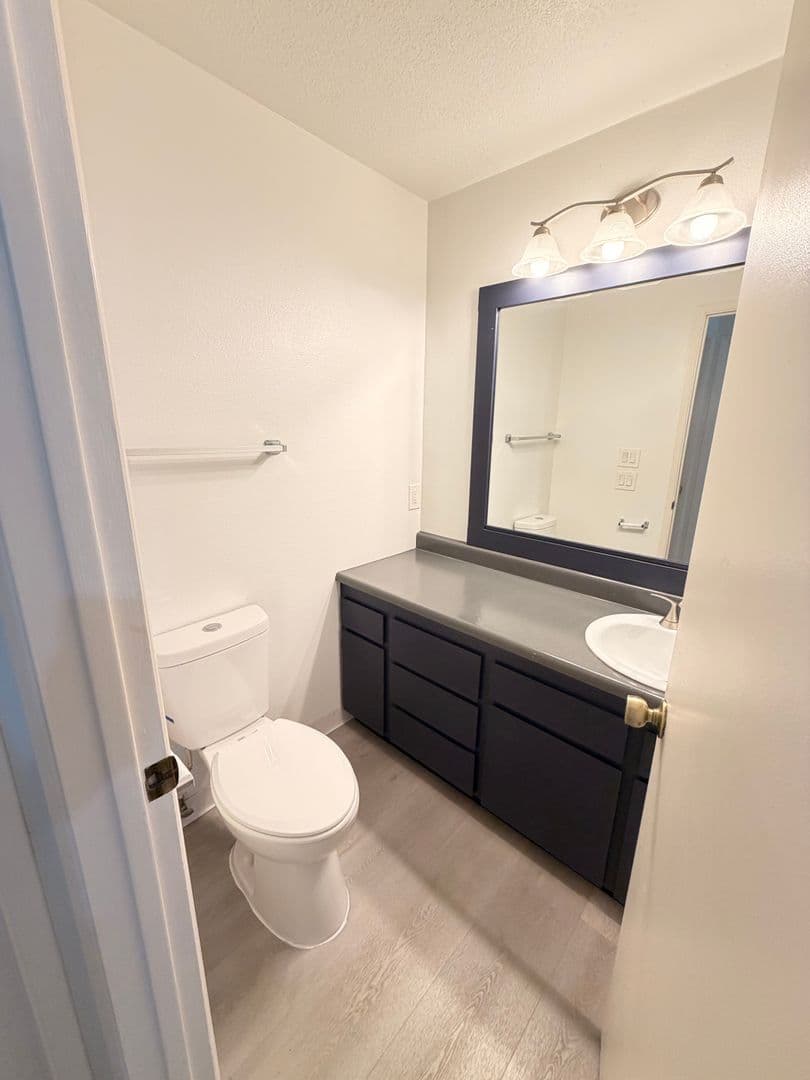 Lake Oswego Apartment: 6951-6957 SW Montauk Circle
