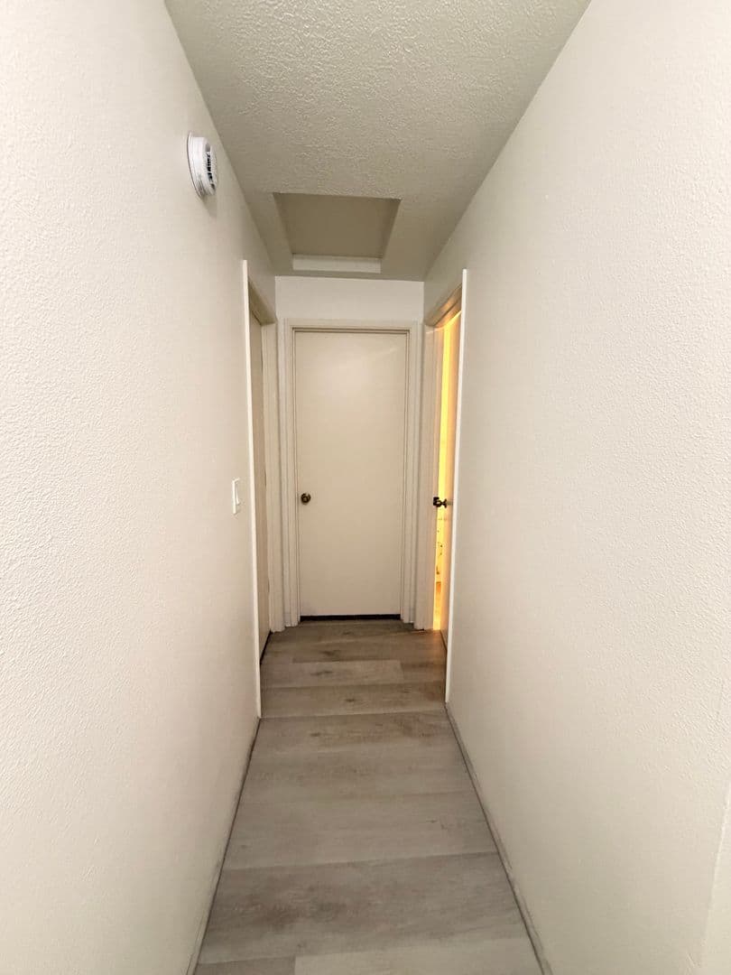 Lake Oswego Apartment: 6951-6957 Montauk Circle