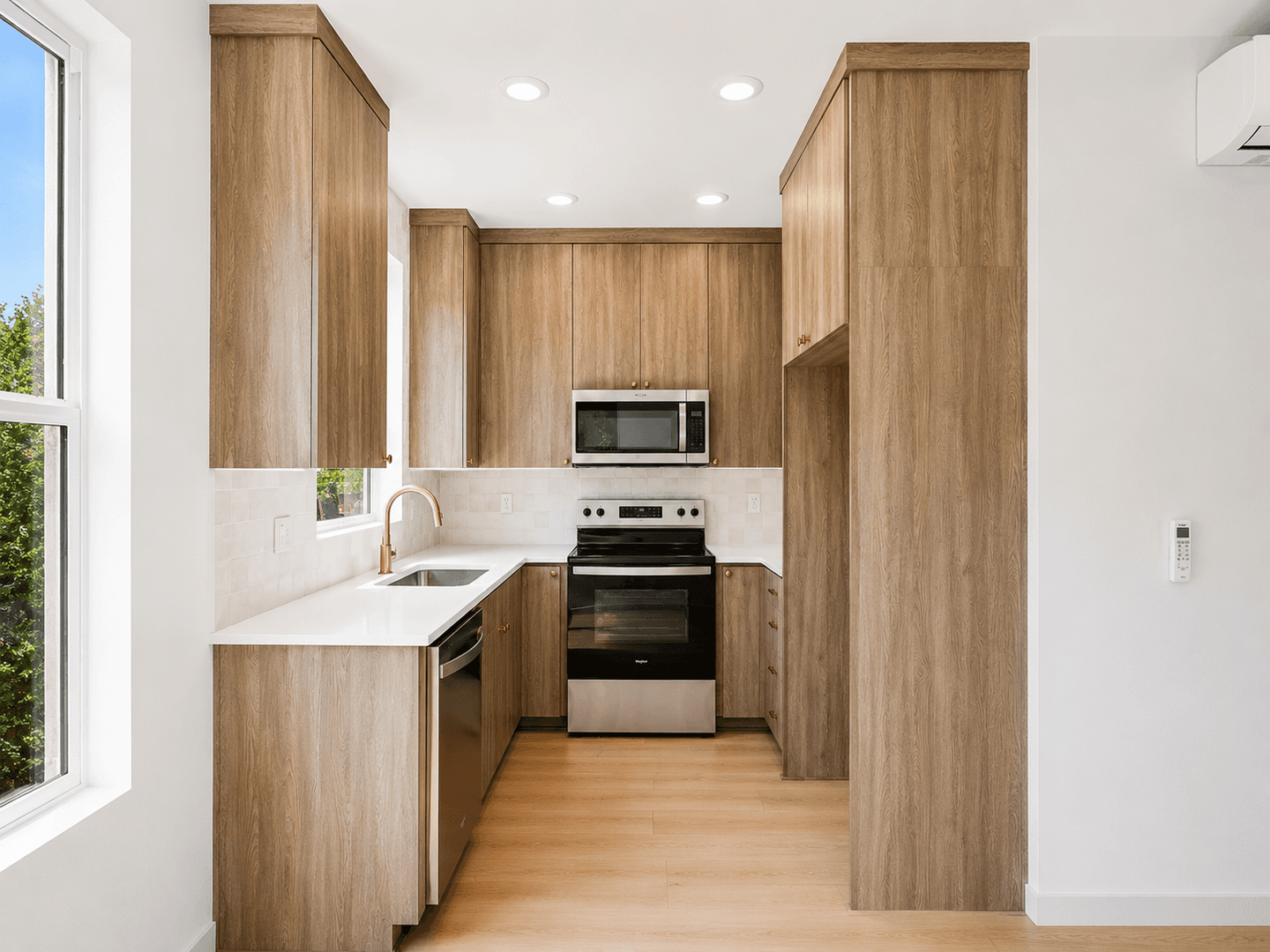 Portland Apartment: 5131-5135 SE Morrison St.