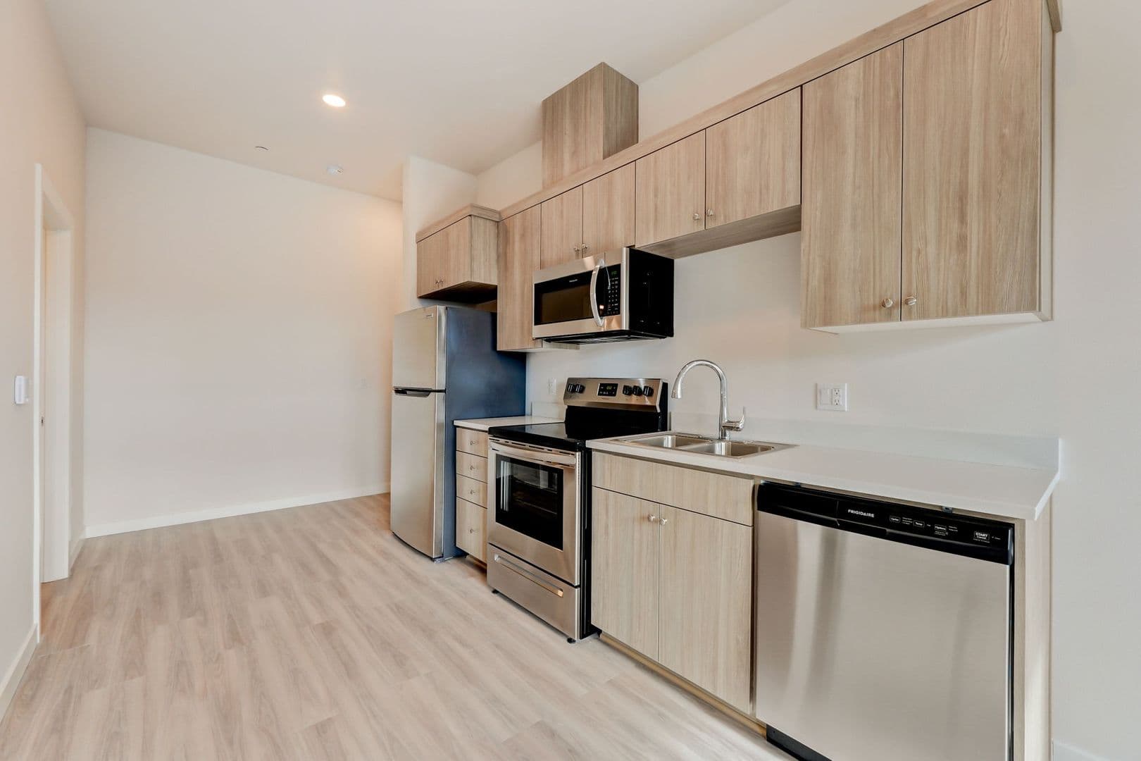 Portland Apartment: 4738 SE Belmont St