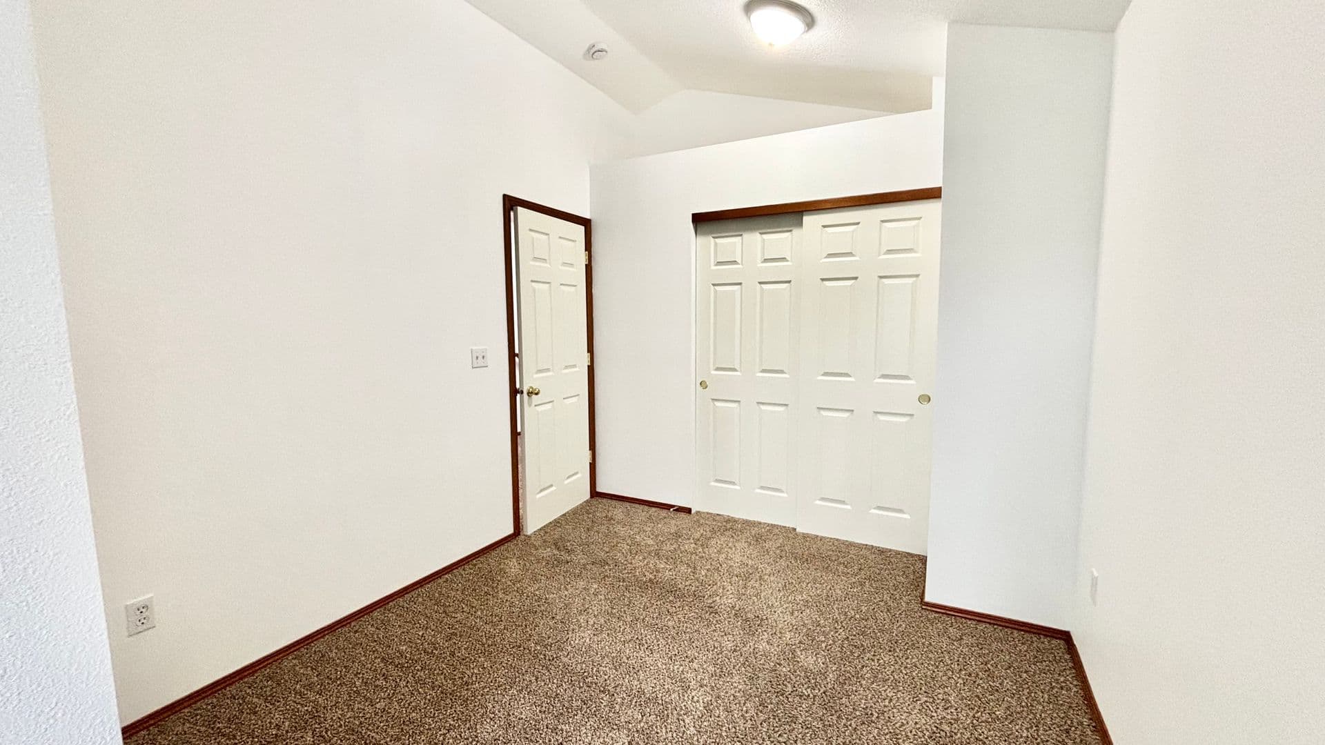 Portland Apartment: 512-528 S. Nebraska St.