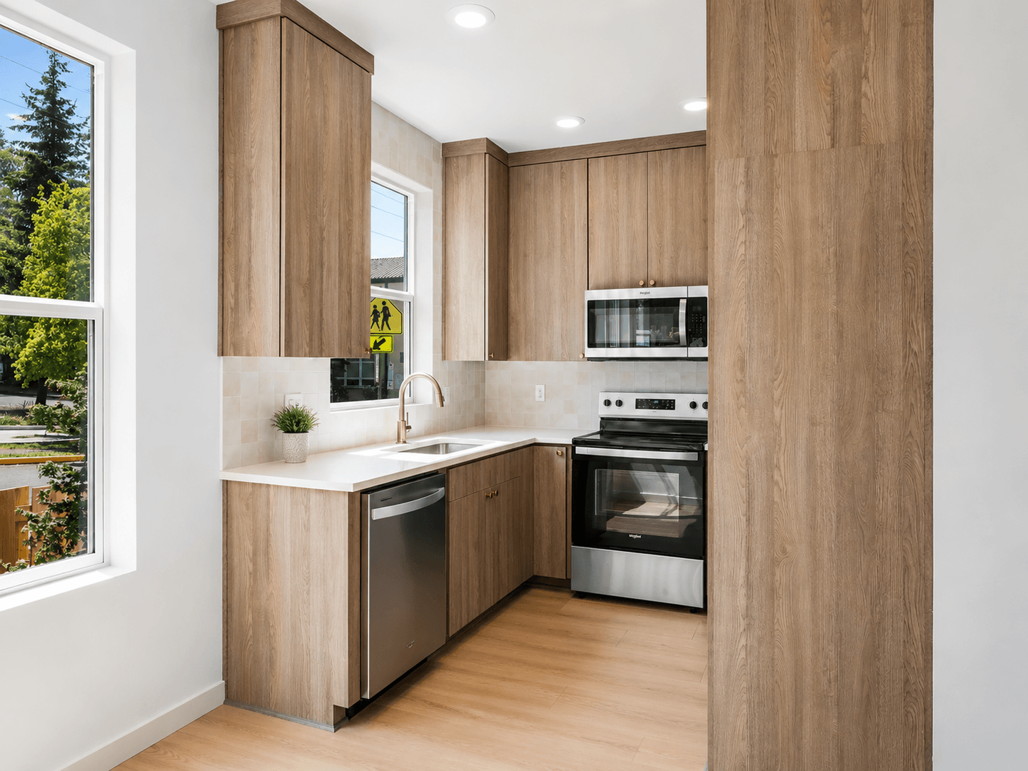 Portland Apartment: 5131-5135 SE Morrison St.