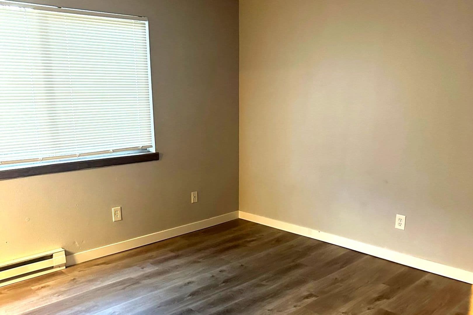 Portland Apartment: 2910 SW Dolph Ct.