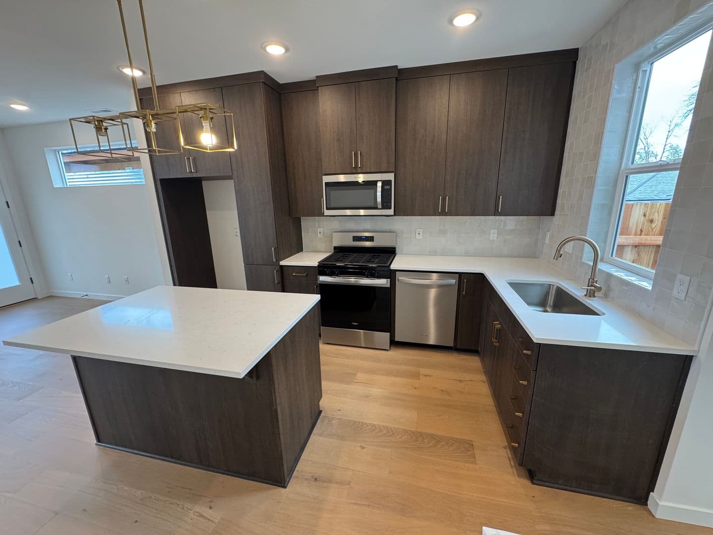 Portland Apartment: 11580 SW 47th Ave.