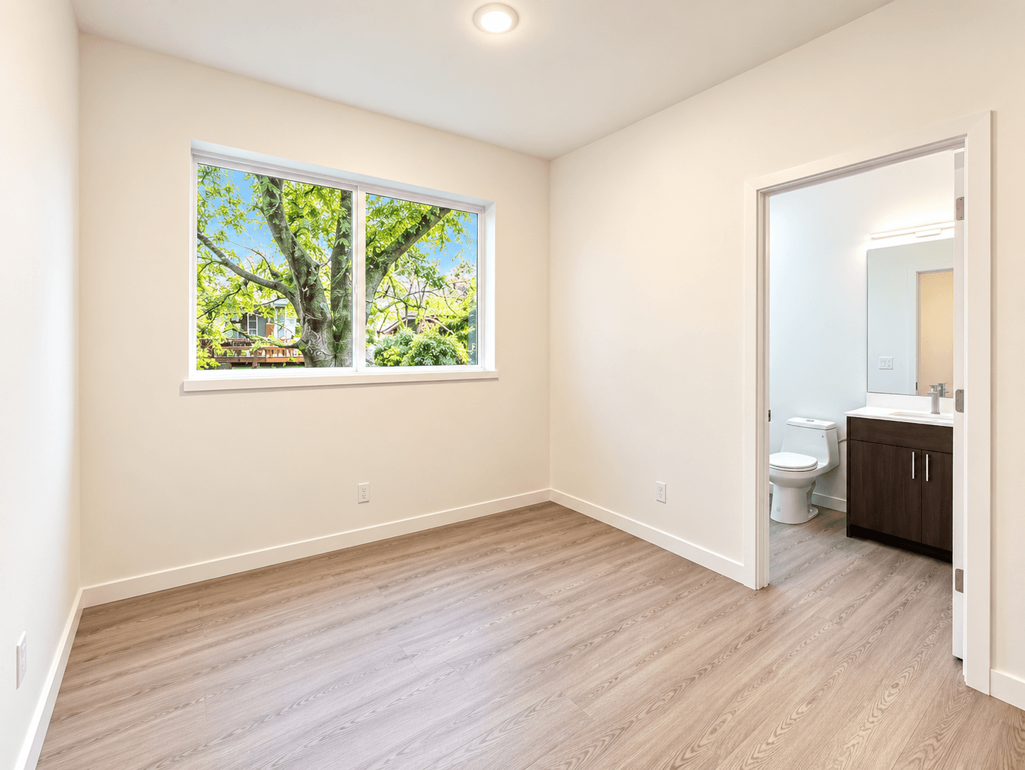Portland Apartment: 232 NE 61st Ave.