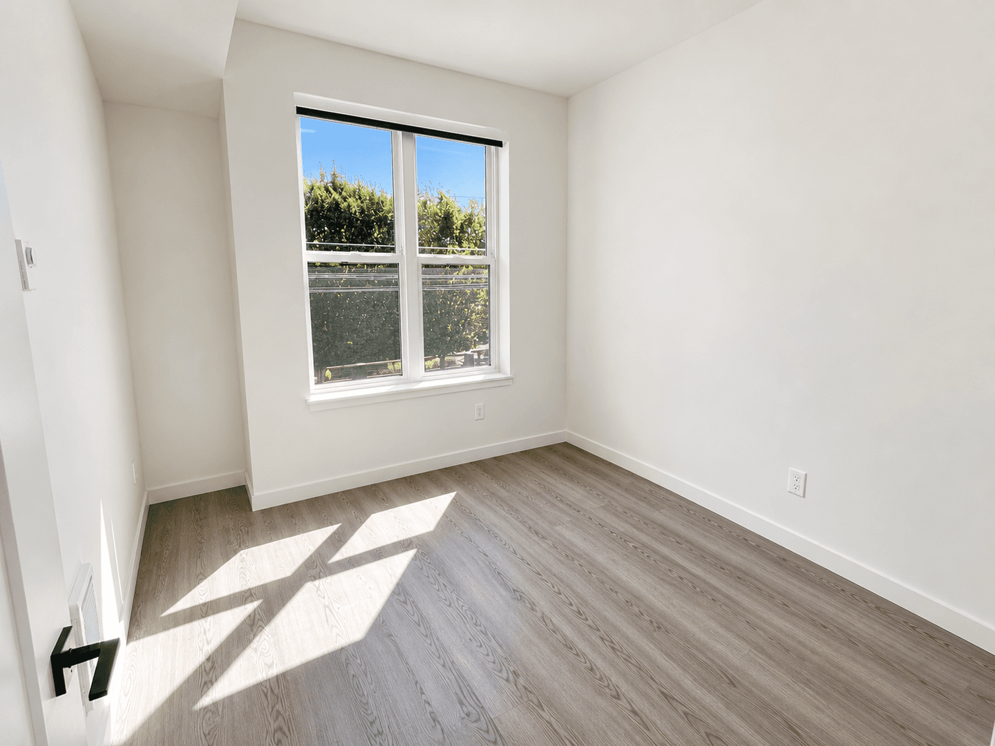 Portland Apartment: 2465 NE Alberta St.