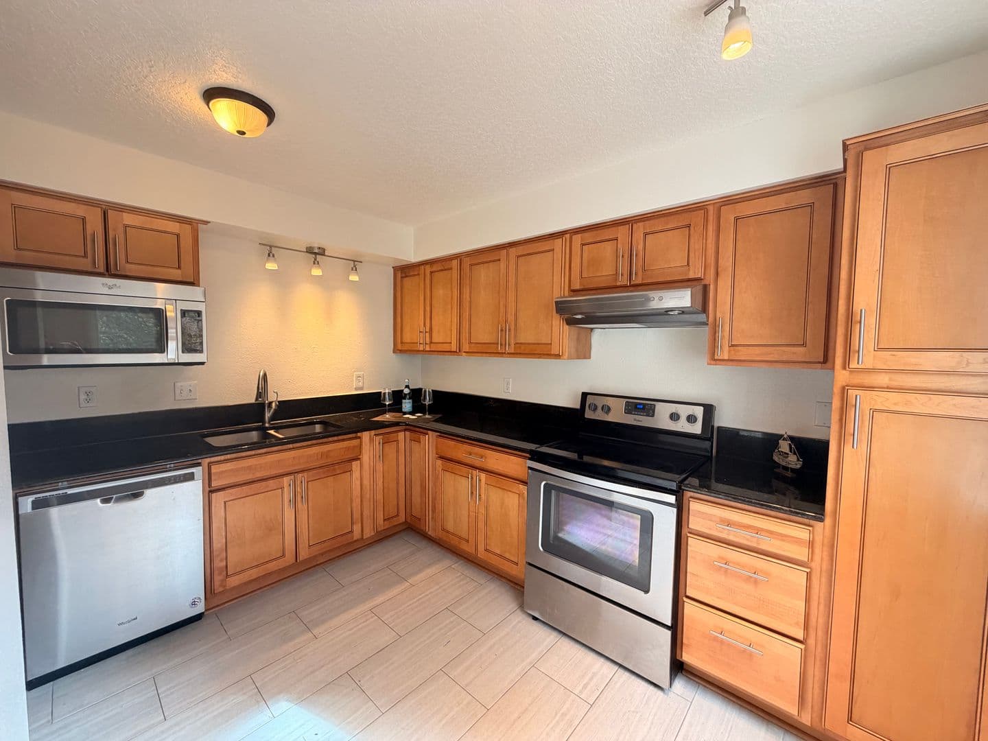 Beaverton Condo: 12078 SW Conestoga Drive