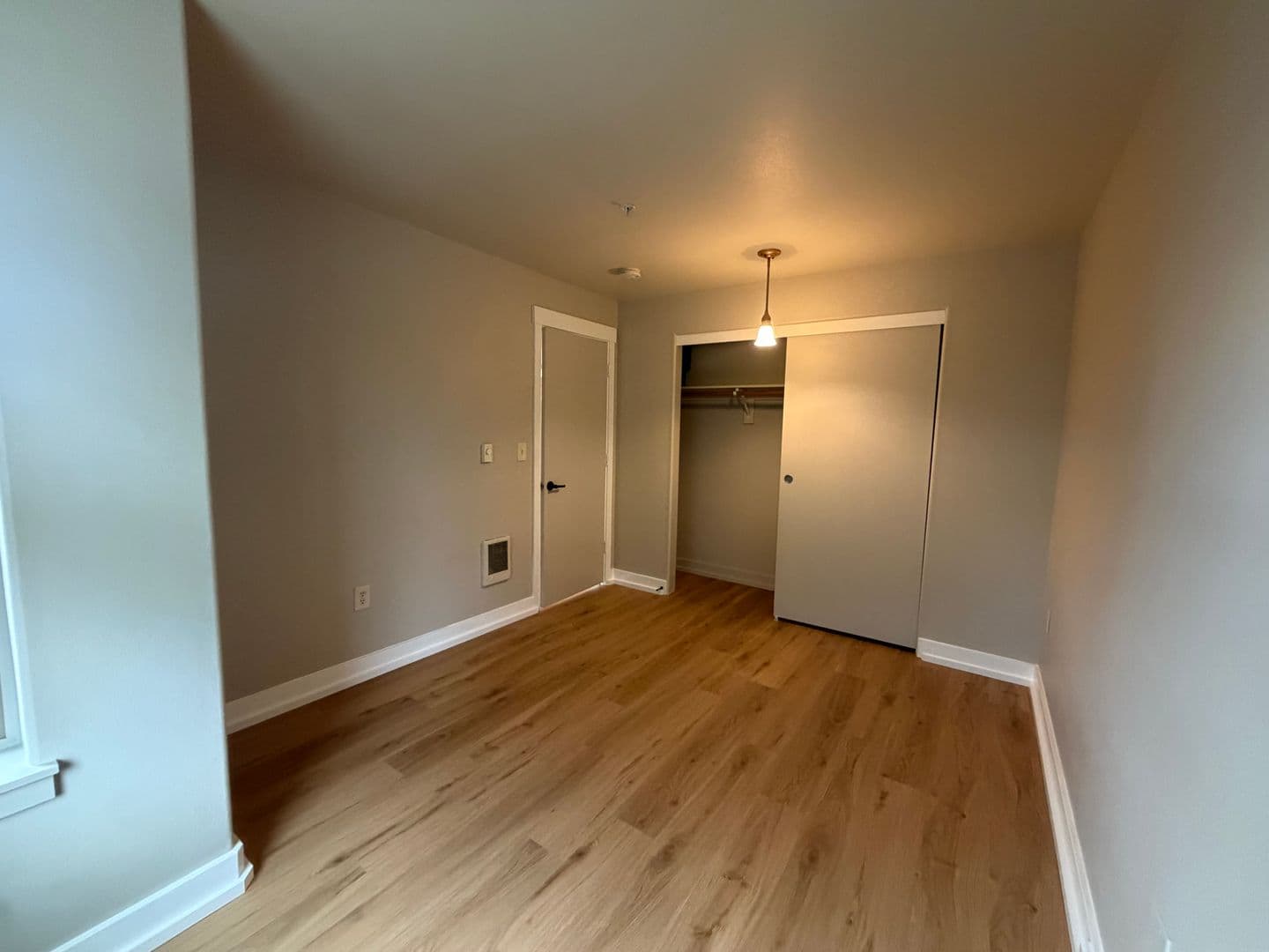 Portland House: 9817 NE Irving St. #216
