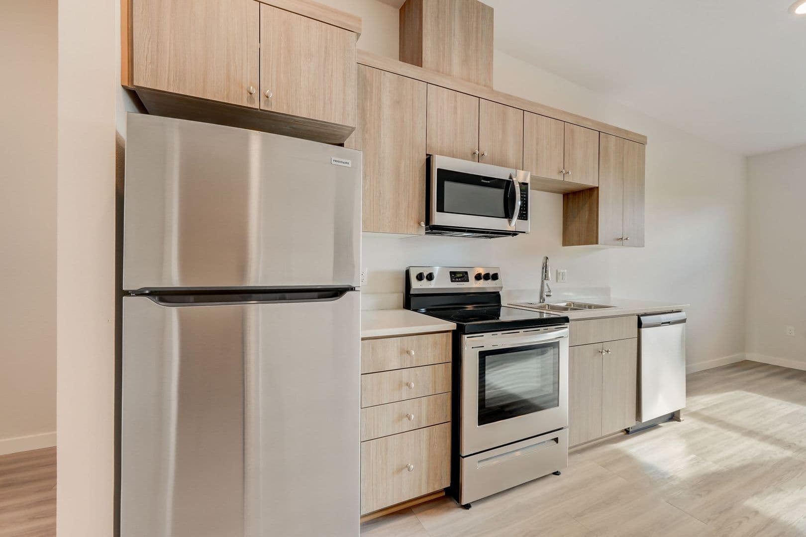 Portland Apartment: 4738 SE Belmont St