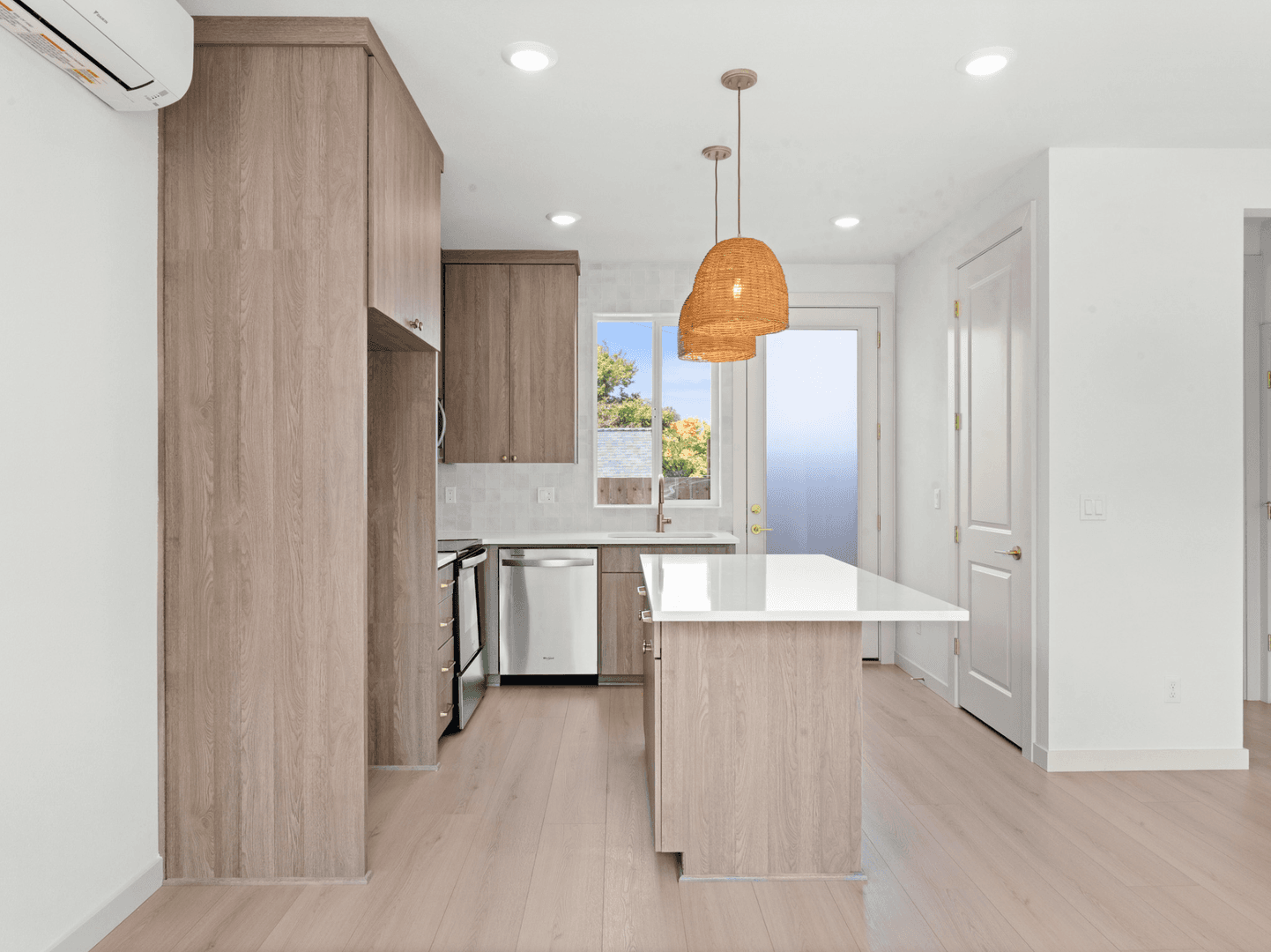 Portland Apartment: 5131-5135 SE Morrison St.
