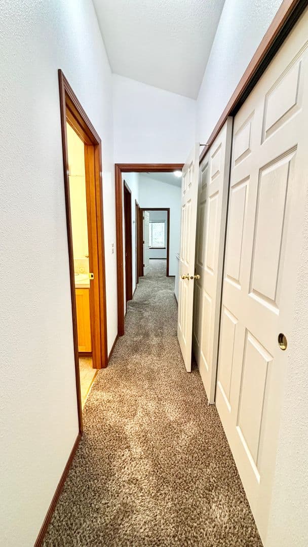 Portland Apartment: 512-528 S. Nebraska St.