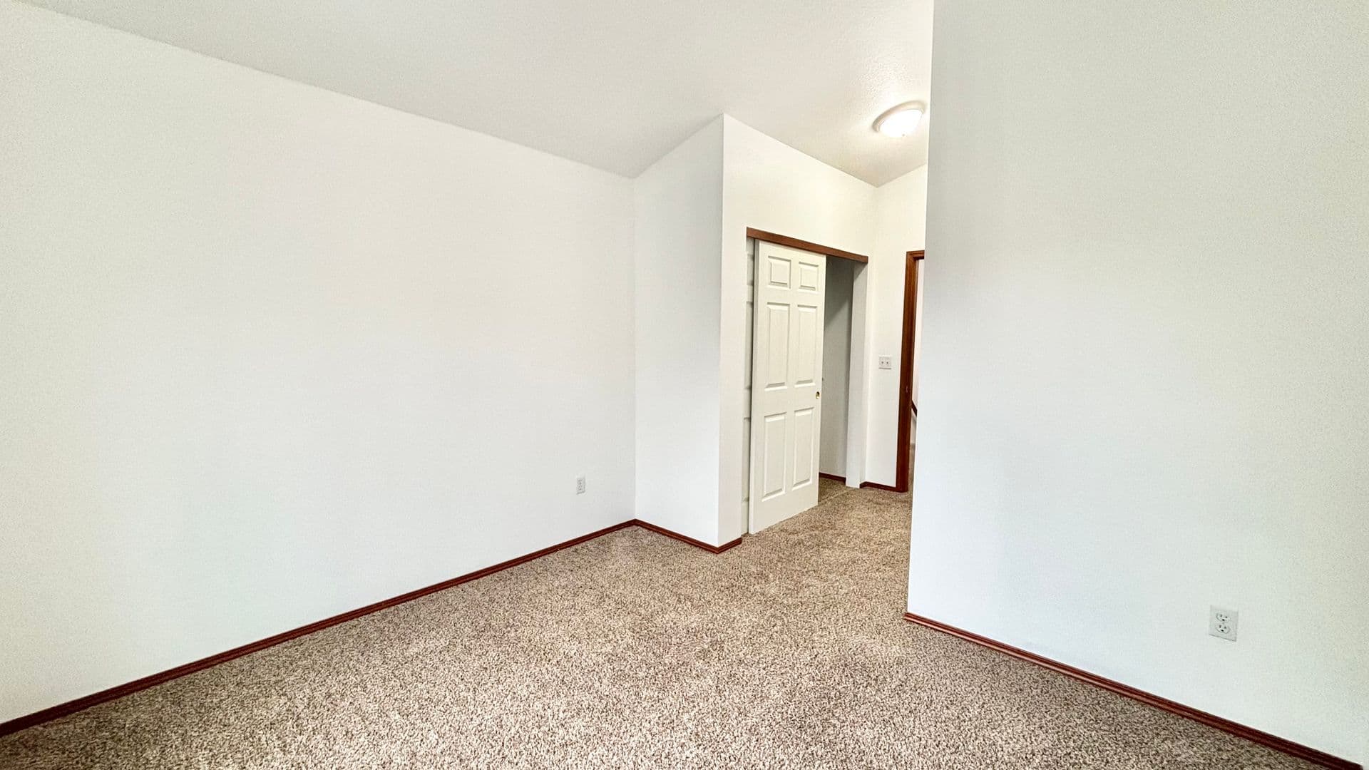 Portland Apartment: 512-528 S. Nebraska St.